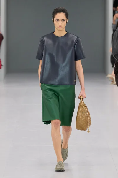 Look 22